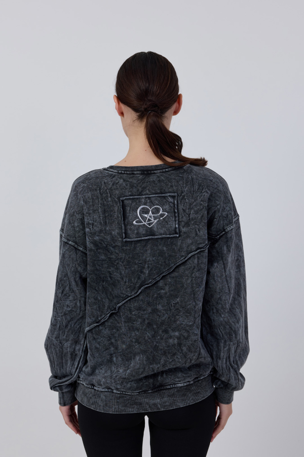 Kalp Detaylı Yıkamalı Sweatshirt - 3